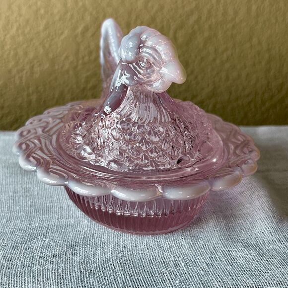 Vintage Mosser Glass Pink Opalescent Hen on Nest Dish – USA Made - Picture 2 of 6